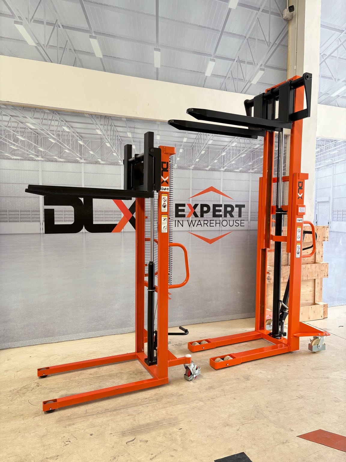 รถยกสูงแบบแมนนวล DLX FORKLIFT 1 T. สีส้ม_4